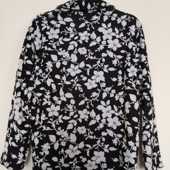 Blast Studio Jacket (bundle 2 for $7) - Picture 2 of 5